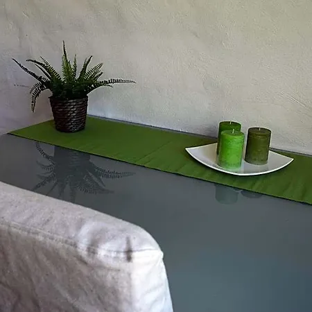 Levanta Bed and Breakfast Péry